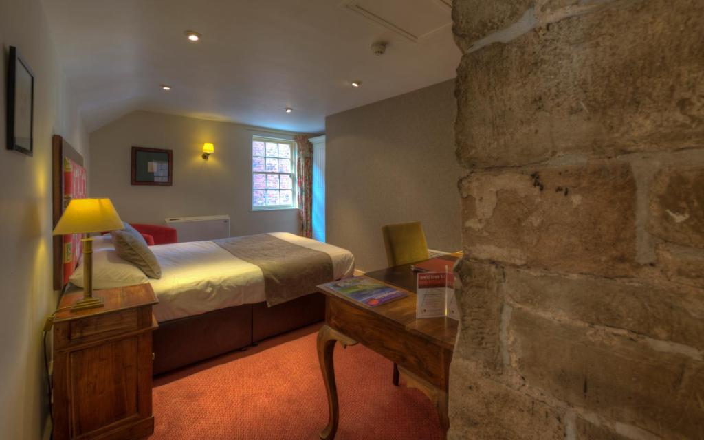 Dog & Partridge By Chef & Brewer Collection Hotel Tutbury Room photo